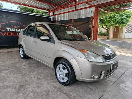 FORD FIESTA 1.6 MPI SEDAN 8V FLEX 4P MANUAL
